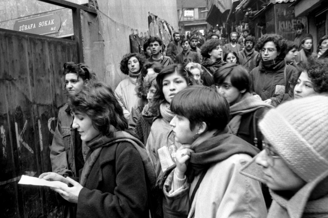 438. maddeye karşı yürüyüş (1990)